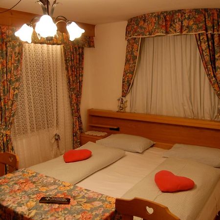 Albergo Genziana 산 비질리오 디 마레베 외부 사진