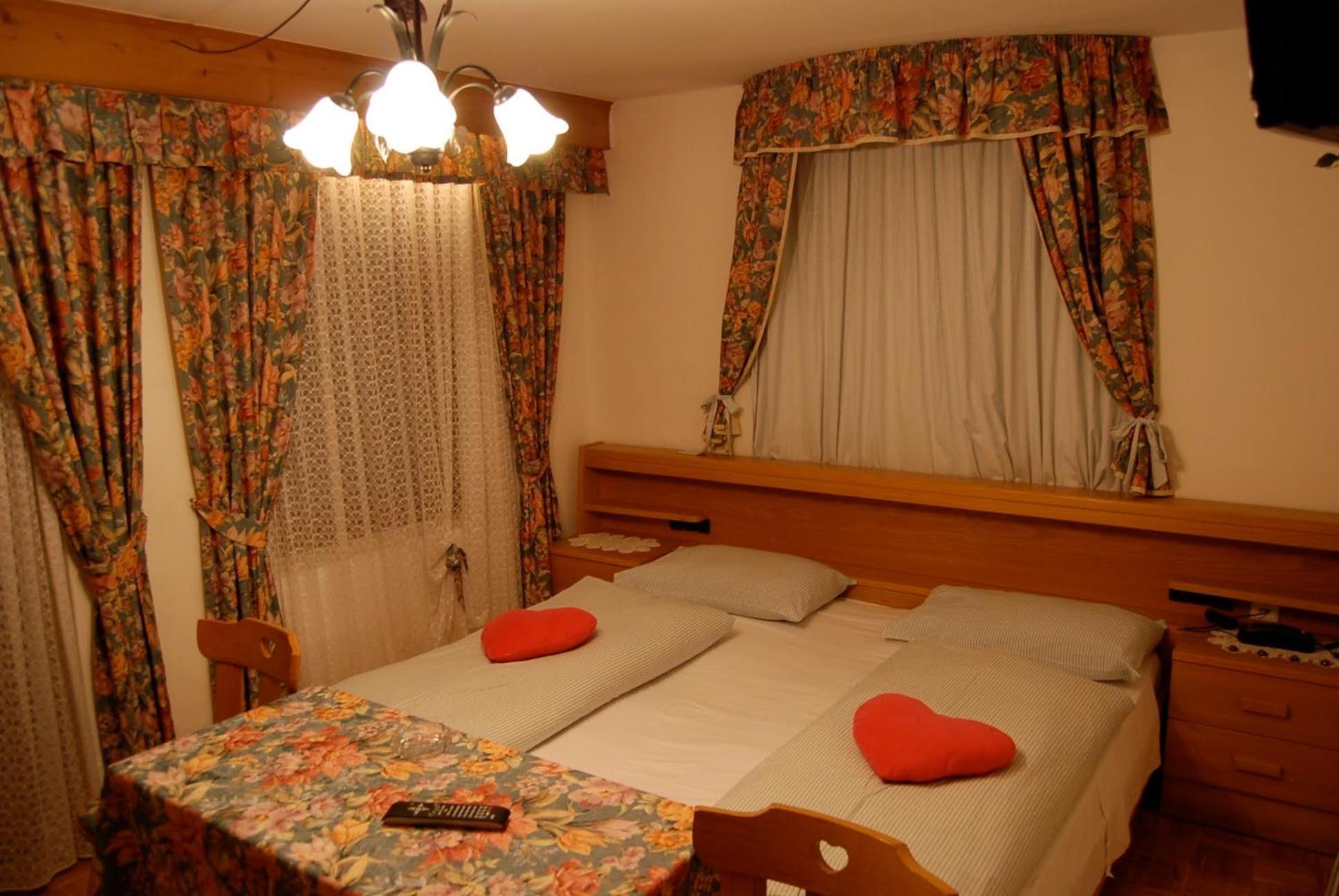 Albergo Genziana 산 비질리오 디 마레베 외부 사진